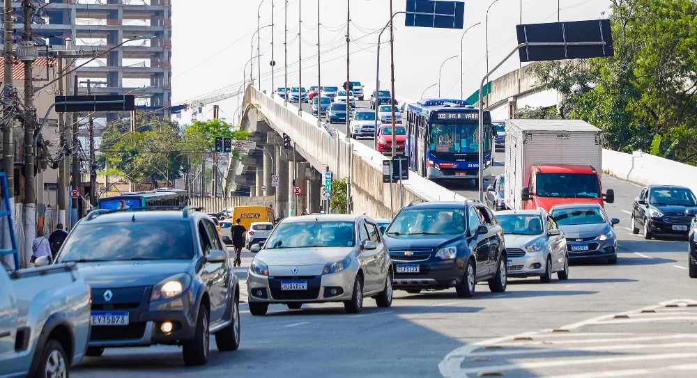 Trecho da Av. Maria Campos em Osasco ficará com pistas interditadas até o dia 27