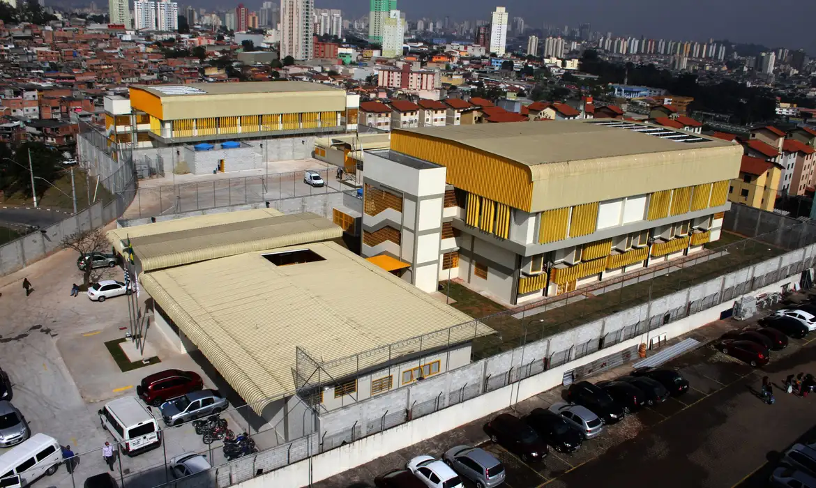 Corregedoria apura fuga de oito jovens da Fundação Casa