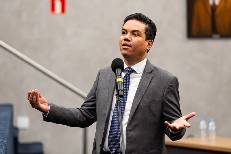 Entre declarações de apoio a Beto Piteri e oposição, comparação entre governos é destaque na Câmara de Barueri