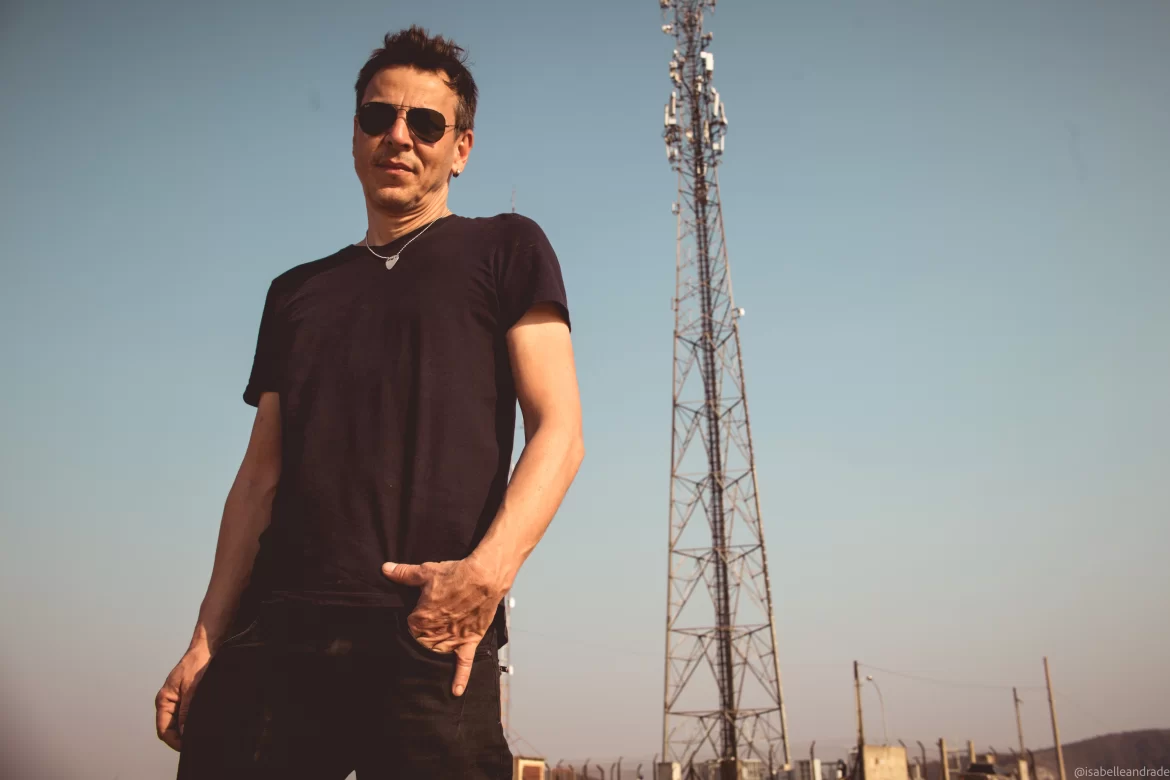 Fernando Ceah de Santana de Parnaíba lança “Para Raio”, projeto que reúne diversos artistas