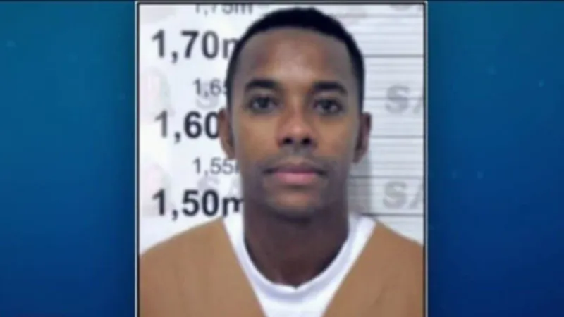 Robinho inicia curso profissionalizante e participa de grupos de leitura na cadeia