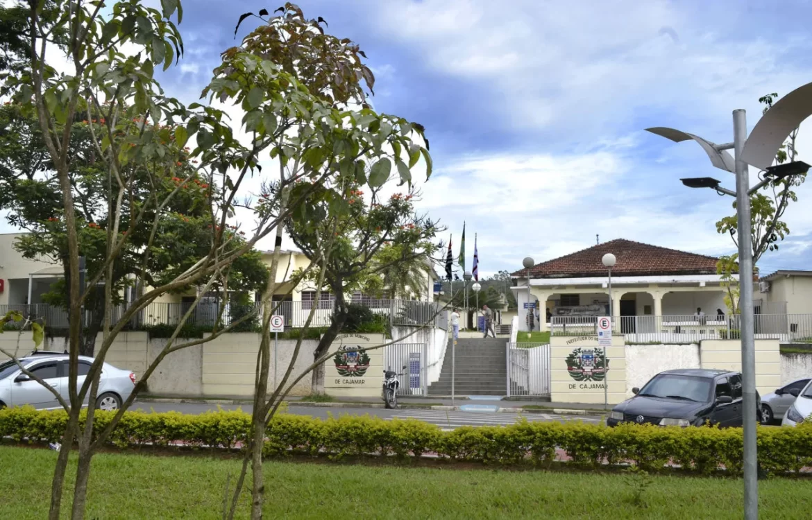 Prefeitura de Cajamar abre inscrições para Concurso Público; Salários entre R$ 2.147 a R$ 7.406