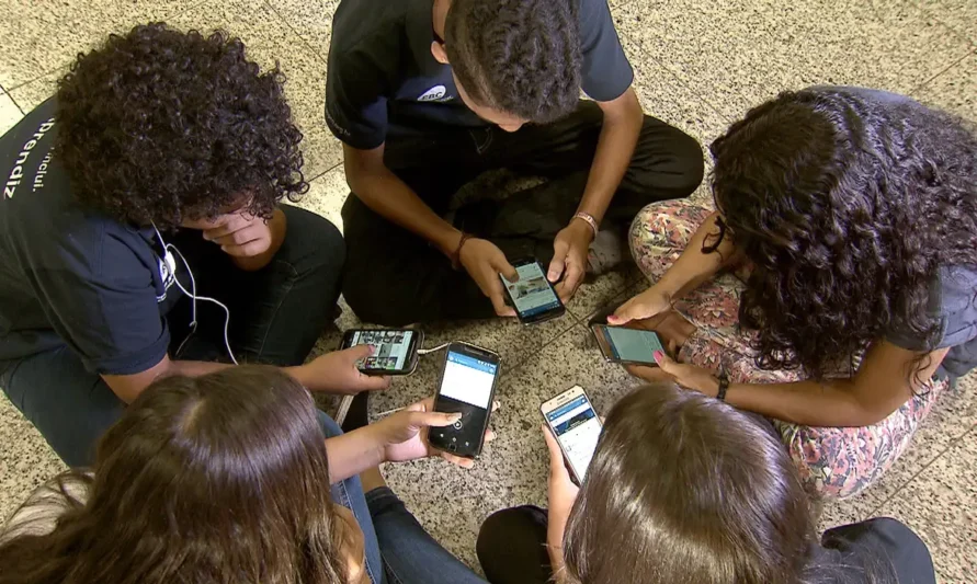 Restringir o acesso às Redes Sociais. É suficiente? – por Celso Tracco