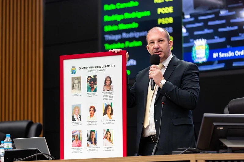 Câmara de Barueri homenageia mulheres que fizeram história no Legislativo