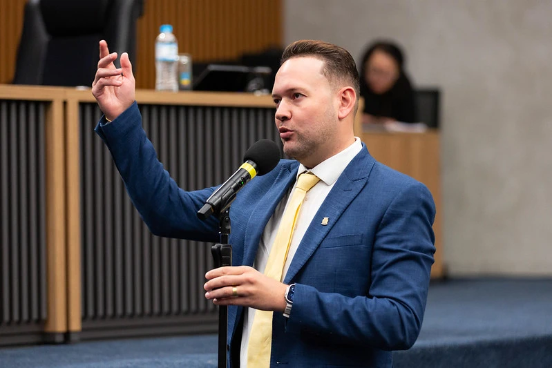 Câmara de Barueri aprova lei que obriga bares e restaurantes a oferecerem cardápio impresso