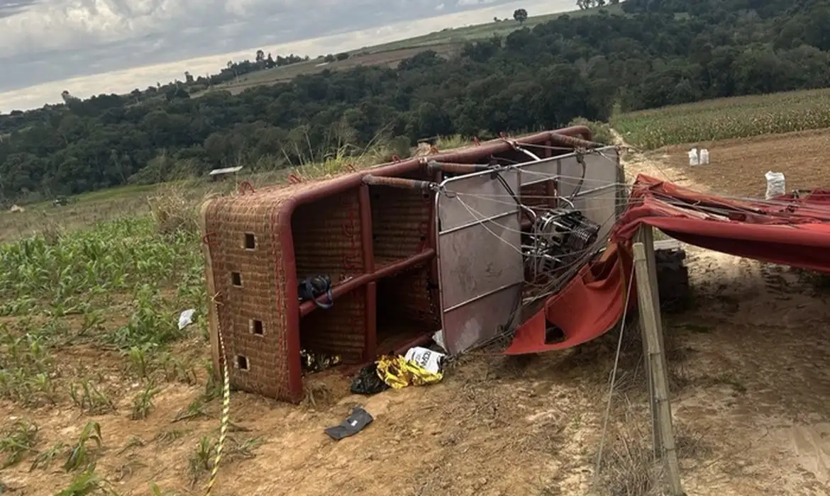 Polícia investiga queda de balão tripulado no interior de SP que matou uma pessoa