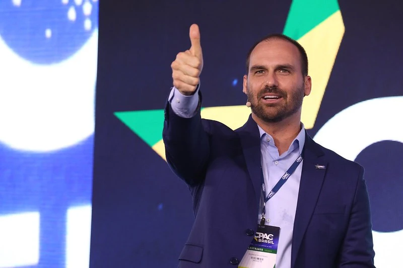 PL oficializa Eduardo Bolsonaro como líder da Minoria na Câmara e garante blindagem contra cassação