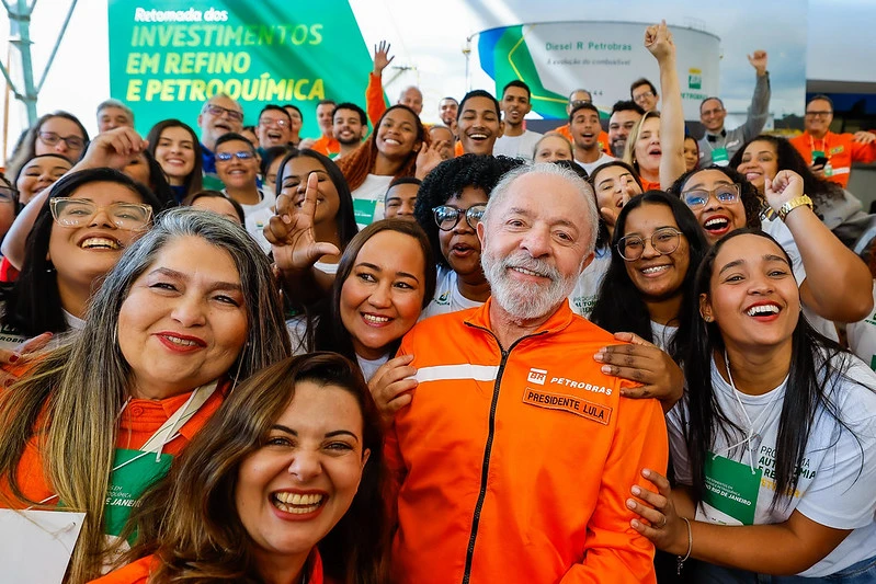 “Esse país vai ter pela primeira vez um presidente eleito quatro vezes”, diz Lula ao sinalizar candidatura em 2026