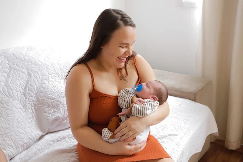 Barueri promove ações do Agosto Dourado nas UBS’s e alerta sobre uso de celular durante amamentação