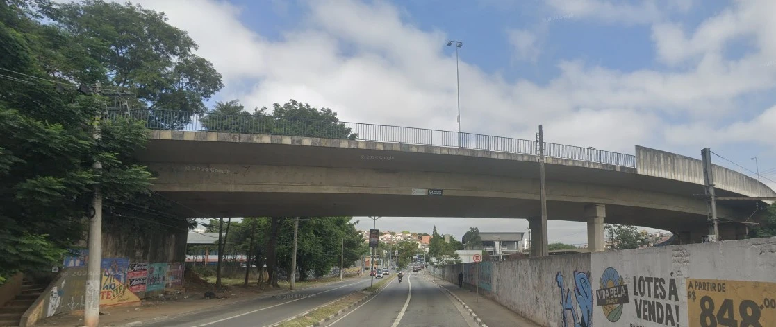 Interdição de viaduto em Jandira causa transtornos e congestionamento em Barueri