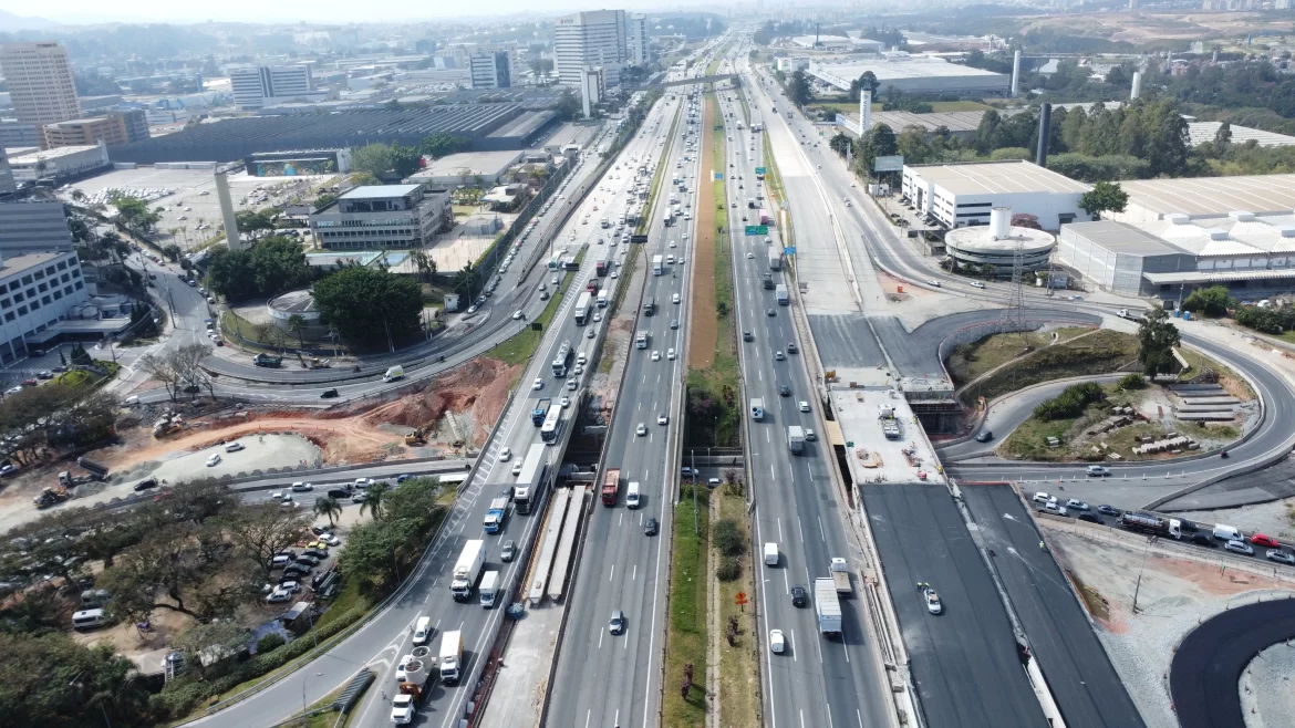 Obras na Castello Branco interditam pista expressa em Barueri na madrugada de sábado para domingo