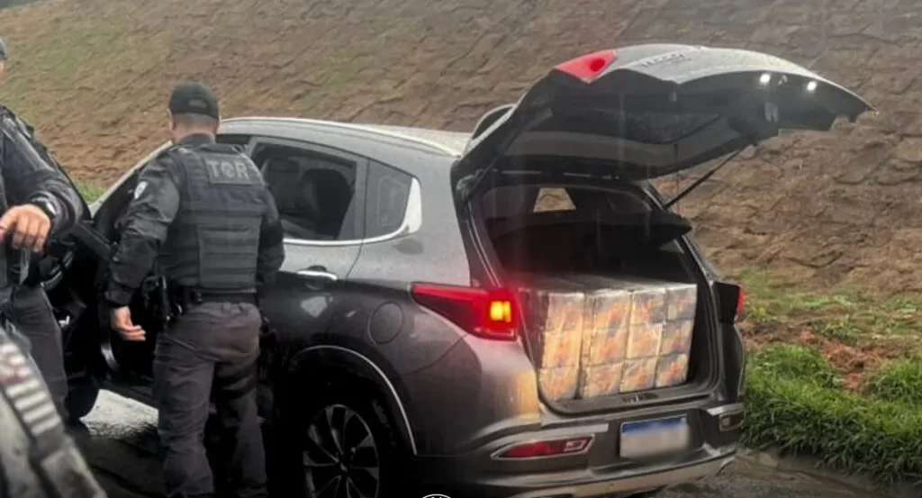 Polícia apreende 234 tijolos de cocaína em operação na Castello Branco, em Santana de Parnaíba