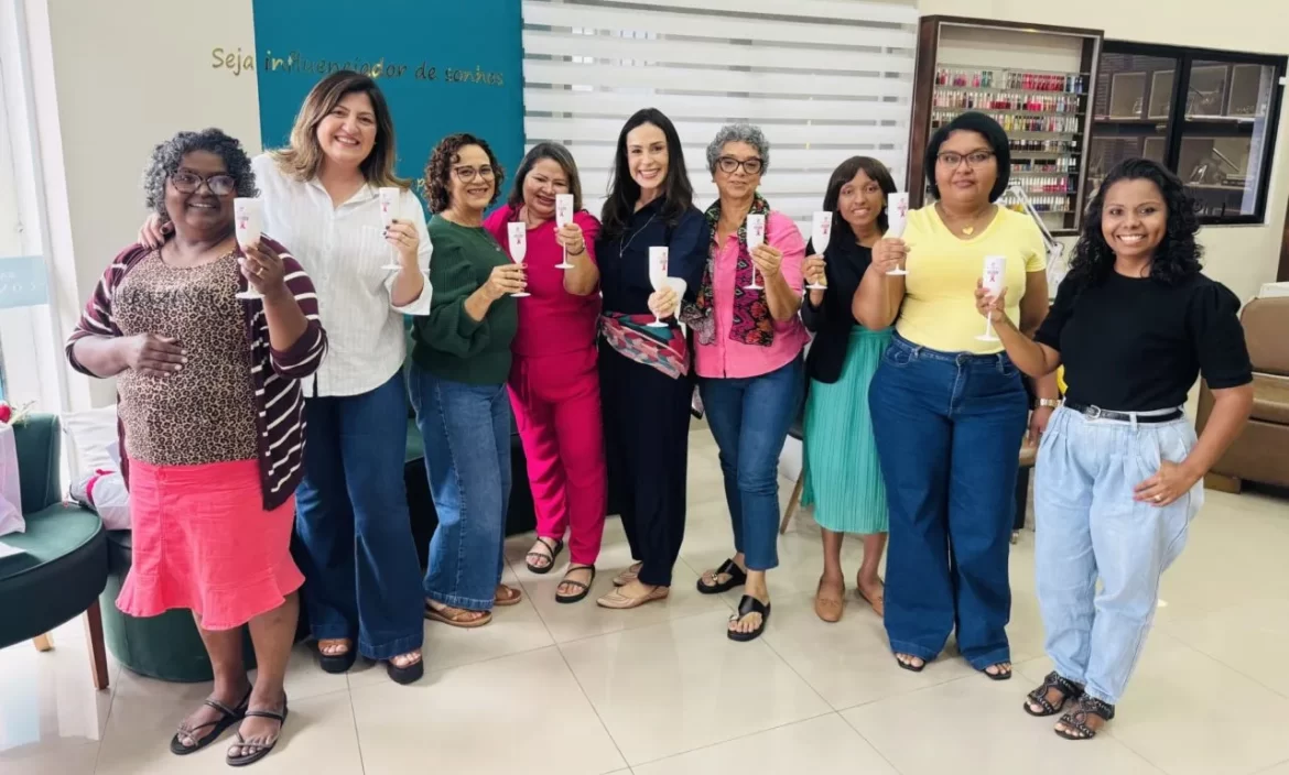 Fundo Social de Cajamar promove dia de beleza e autocuidado em homenagem ao Outubro Rosa