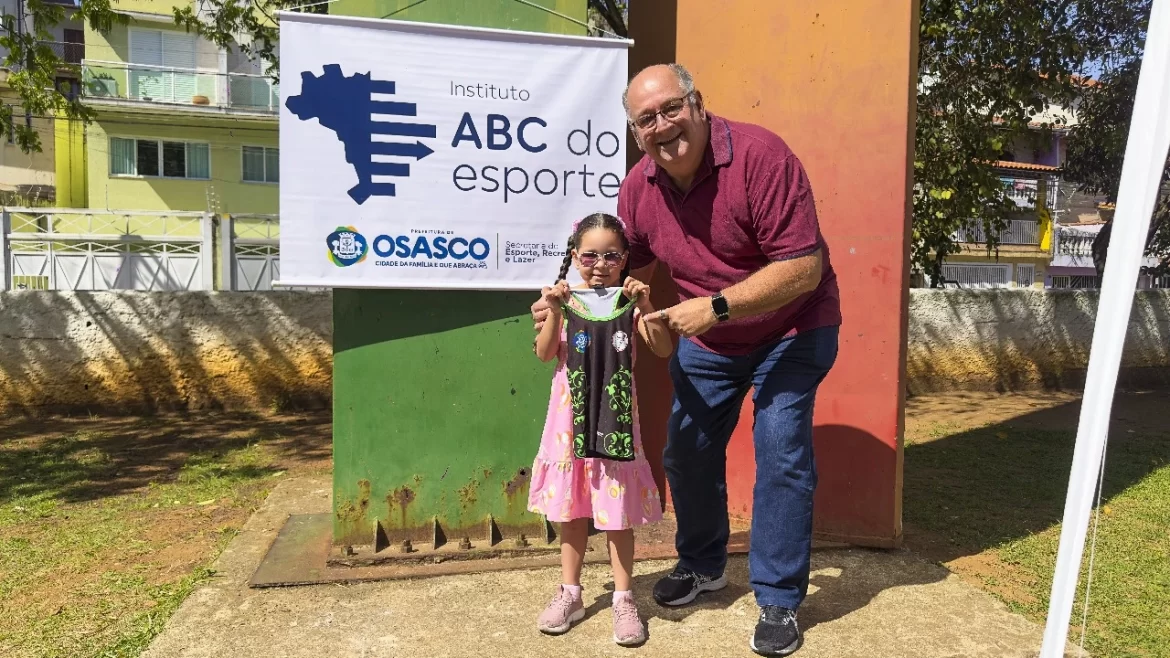 Ginástica em Festa: Instituto ABC do Esporte entrega uniformes e anuncia novas melhorias nos ginásios