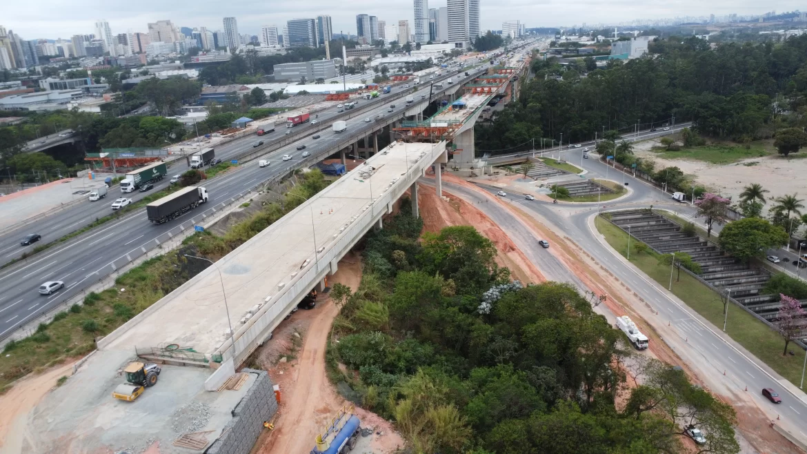 Rodovia Castello Branco: última concretagem da nova ponte em Barueri acontece nesta quinta-feira (23)