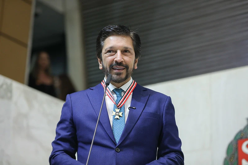 Ricardo Nunes recebe Colar de Honra ao Mérito da Alesp por contribuição ao desenvolvimento paulista