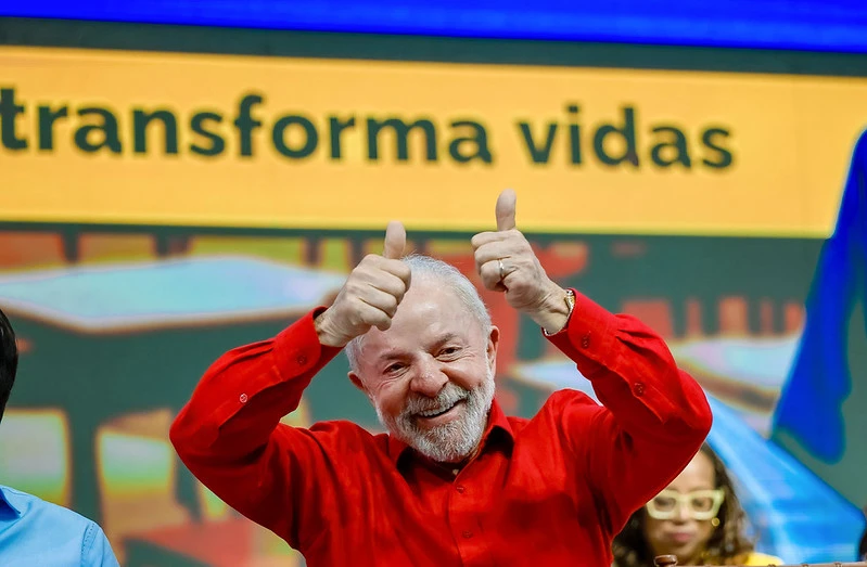 Lula lidera todos os cenários de segundo turno para 2026, aponta pesquisa Atlas Intel/Bloomberg
