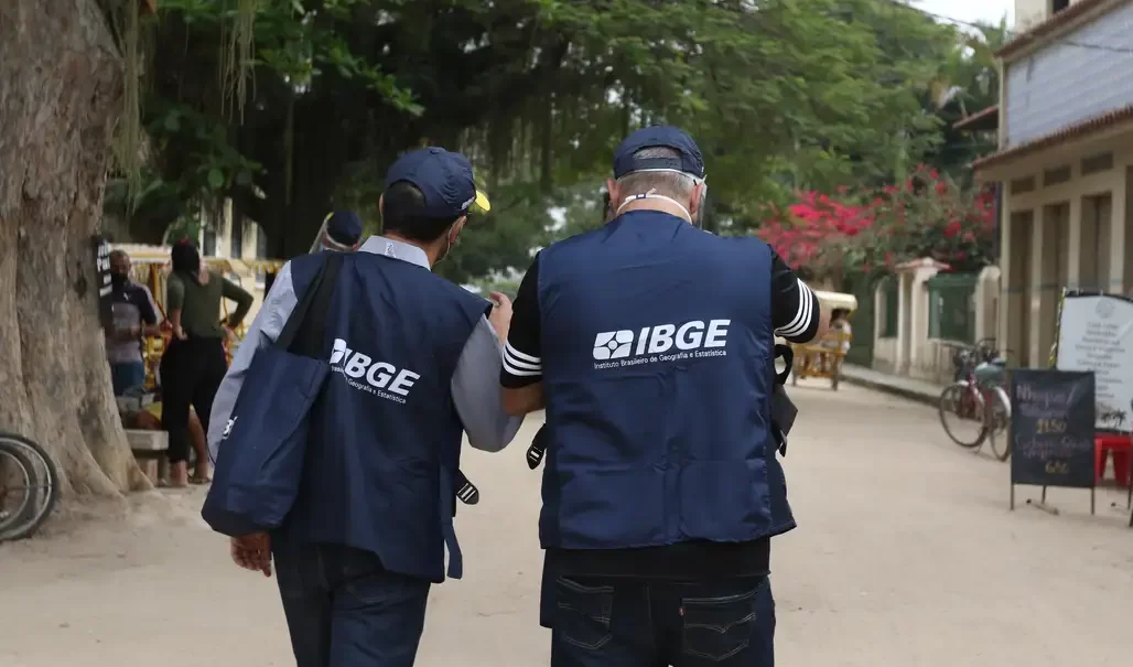 IBGE abre inscrições para 9.590 vagas temporárias; salários chegam a R$ 3.379
