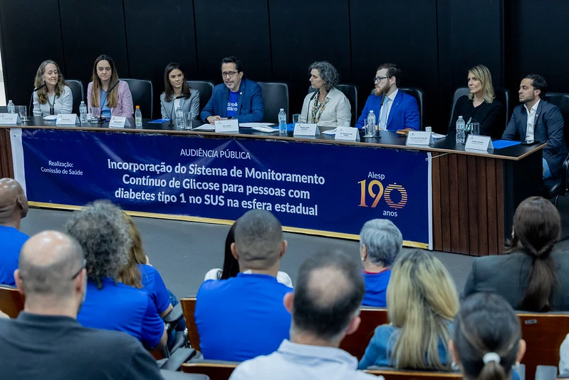 Alesp debate implantação de sistema de monitoramento contínuo de glicose no SUS paulista