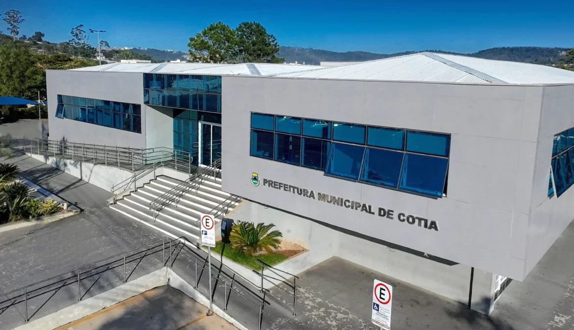 Prefeitura de Cotia lança concurso com 257 vagas e salários de até R$ 7,7 mil
