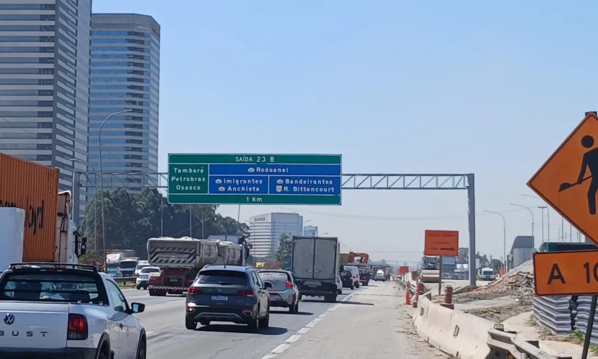 Feriado de Tiradentes deve levar quase 20 milhões de veículos às rodovias de SP