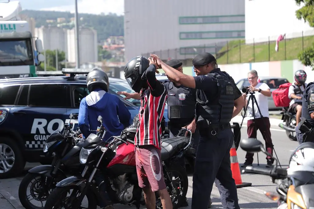 Motos barulhentas entram na mira da fiscalização em Barueri