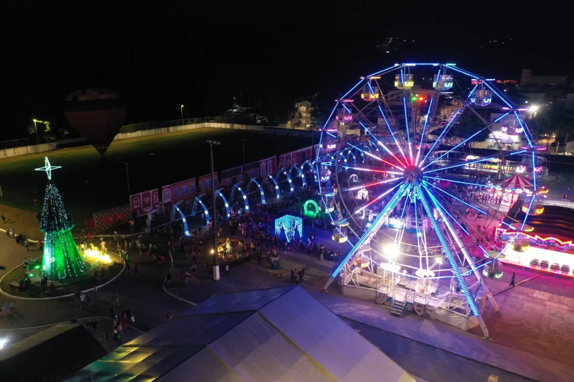 Parque natalino gratuito abre nesta sexta (5) e promete transformar Cajamar na ‘Docelândia’