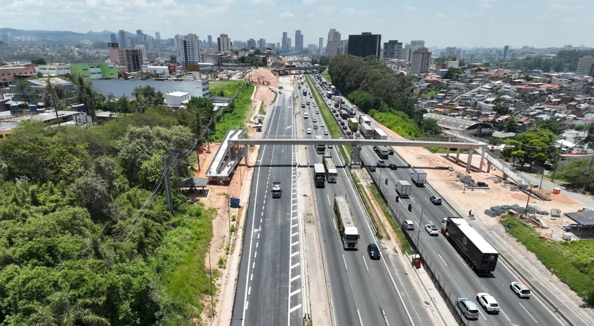 Obras avançam e Castello Branco terá três novas passarelas em Barueri