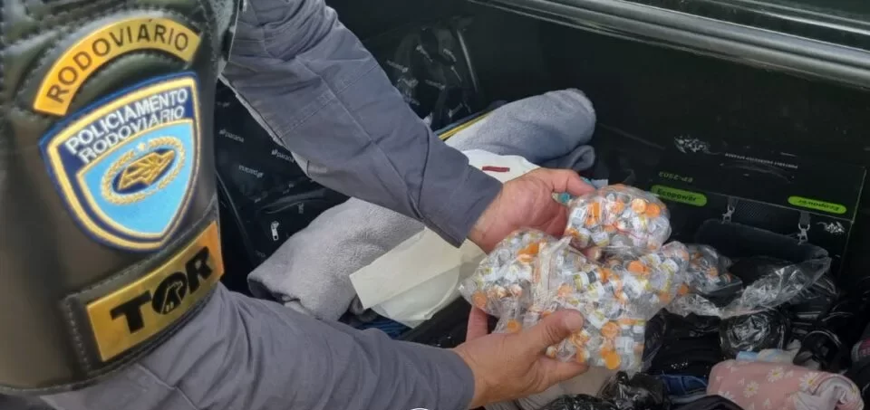 Mulheres são presas com medicamentos contrabandeados na Rodovia Castello Branco