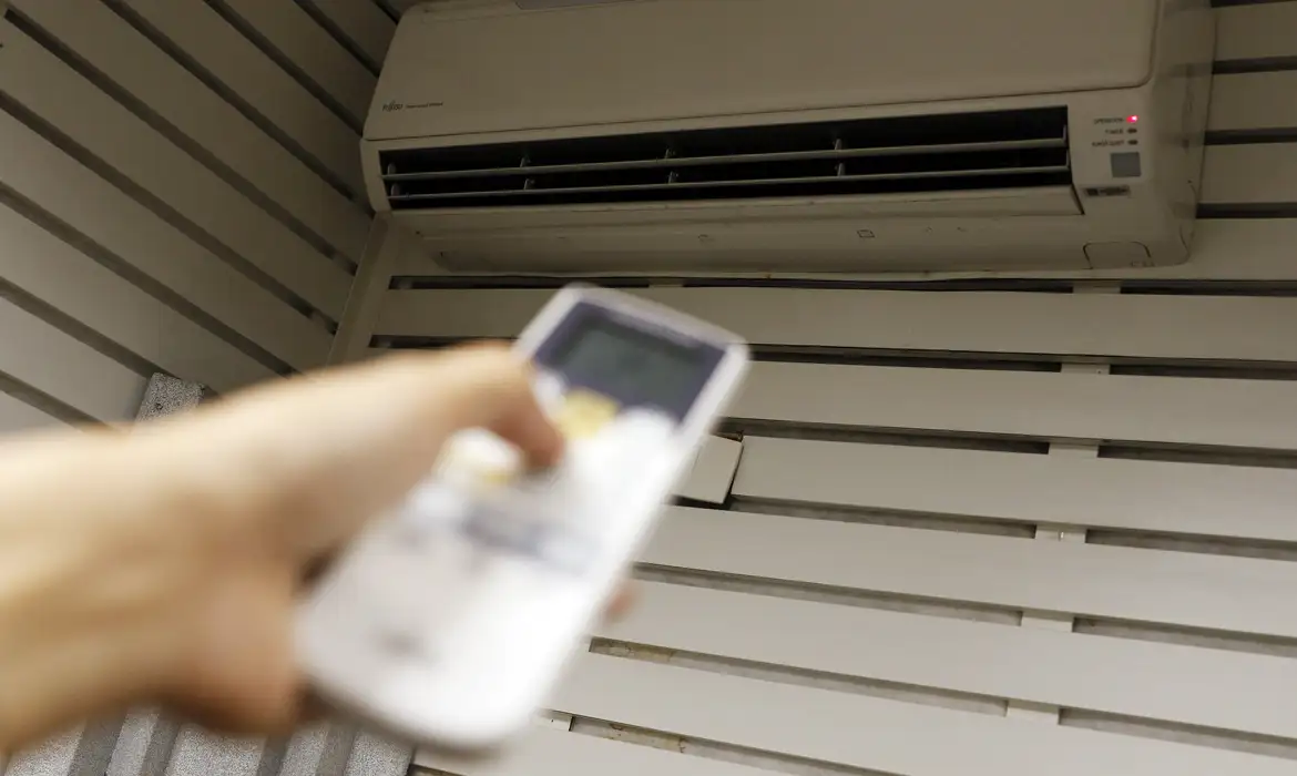 Uso inteligente do ar-condicionado pode diminuir a conta de energia