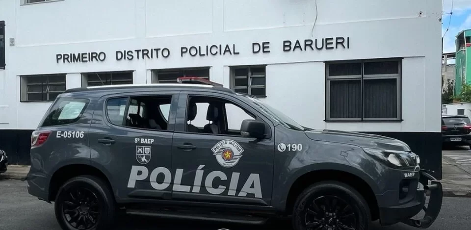 Homem procurado por roubo é preso pelo BAEP no Jardim Maria Helena, em Barueri