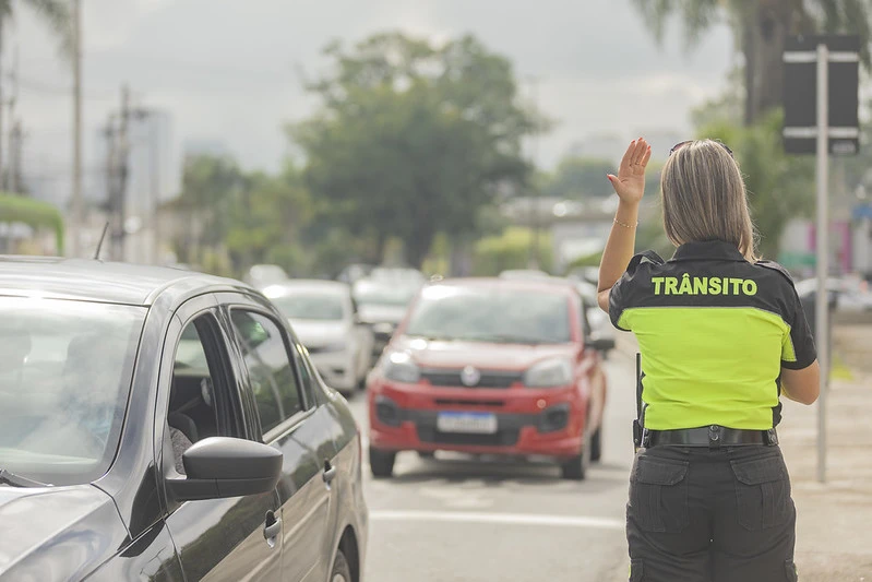 Novo modelo de CNH impulsiona procura por habilitação e registra alta de 49% em Barueri