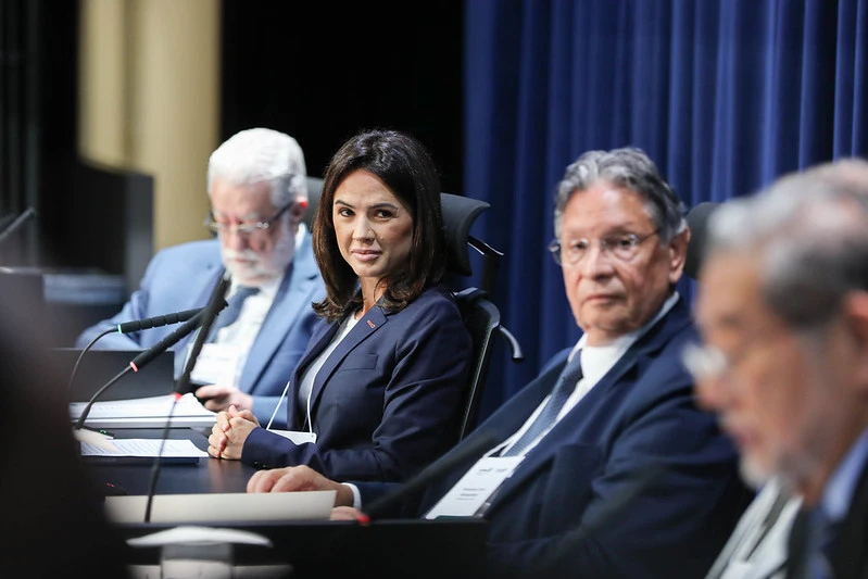 Na Alesp, Bruna Furlan lidera debate sobre futuro da formação médica em SP