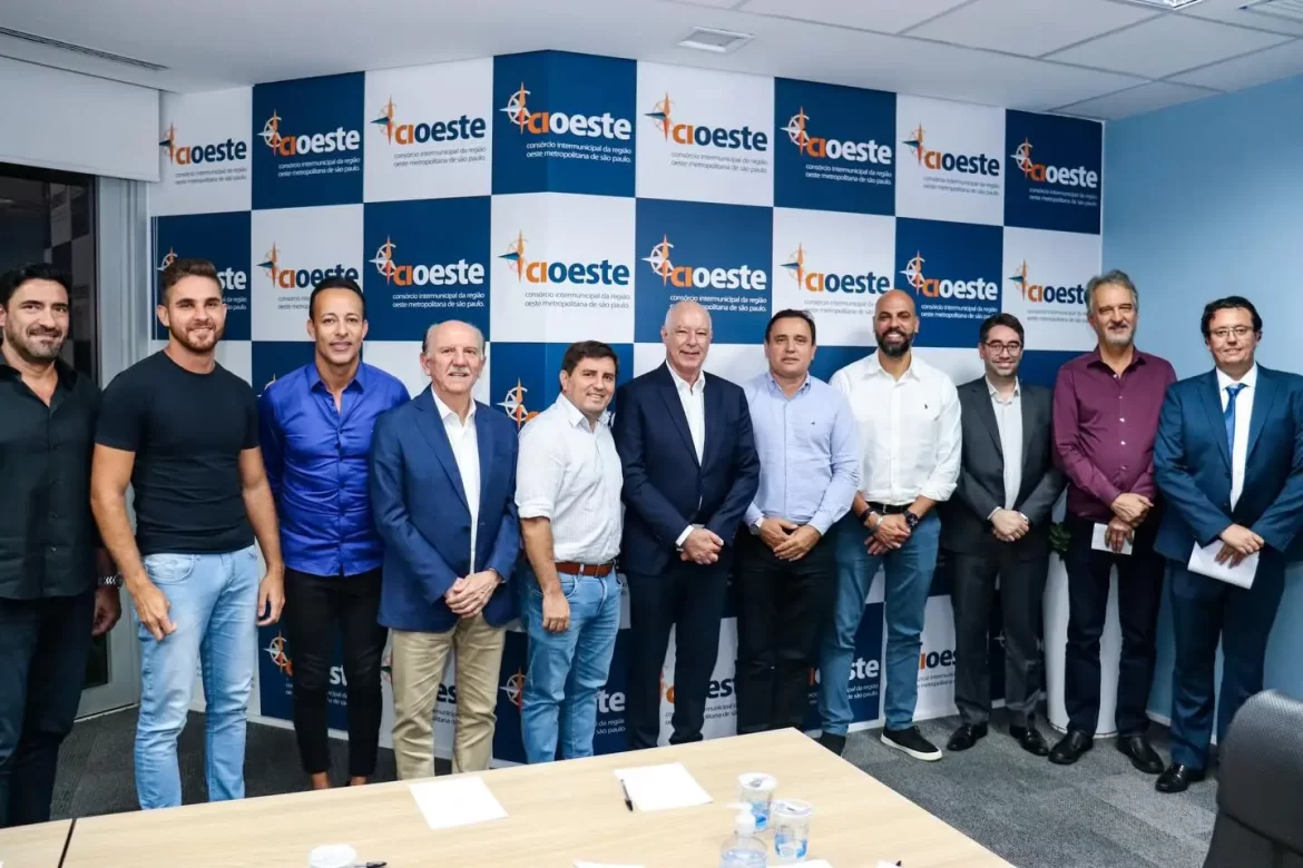 Prefeitos do CIOESTE alinham ações regionais e agendam reuniões com o governo de SP