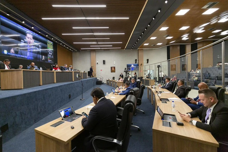 Barueri aprova lei que garante comunicação adaptada para pessoas com deficiência em escolas e unidades de saúde