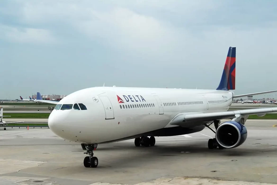 Motor explode e avião com 286 pessoas faz pouso de emergência em Guarulhos