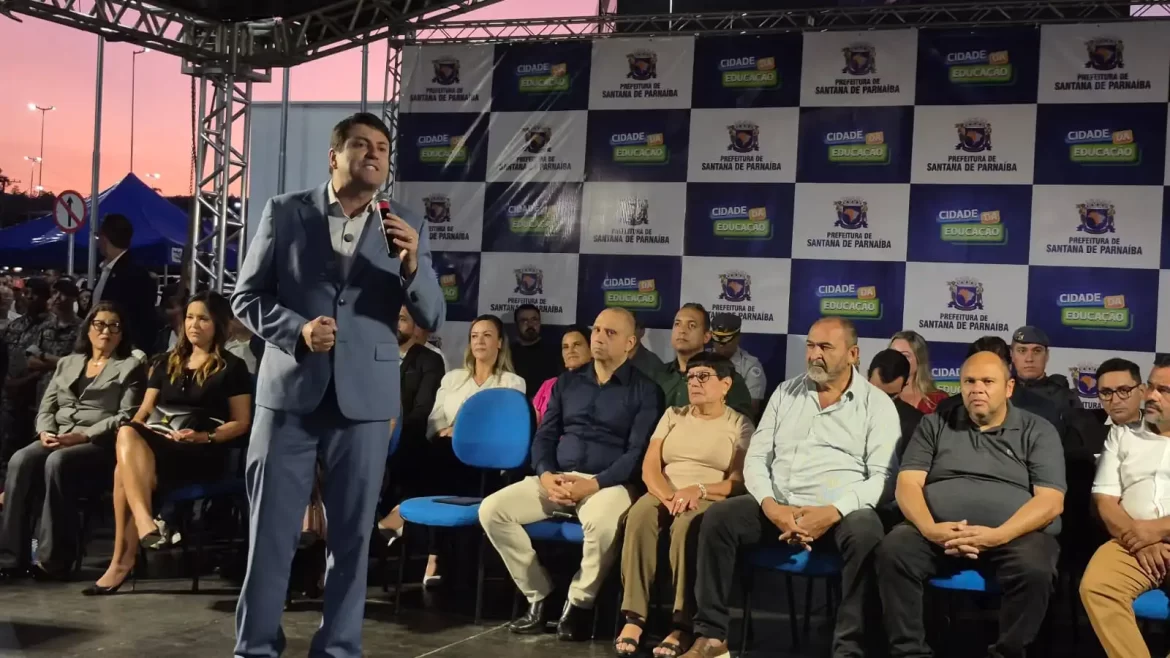 Elvis Cezar destaca avanço histórico na segurança e investimentos na educação em Santana de Parnaíba