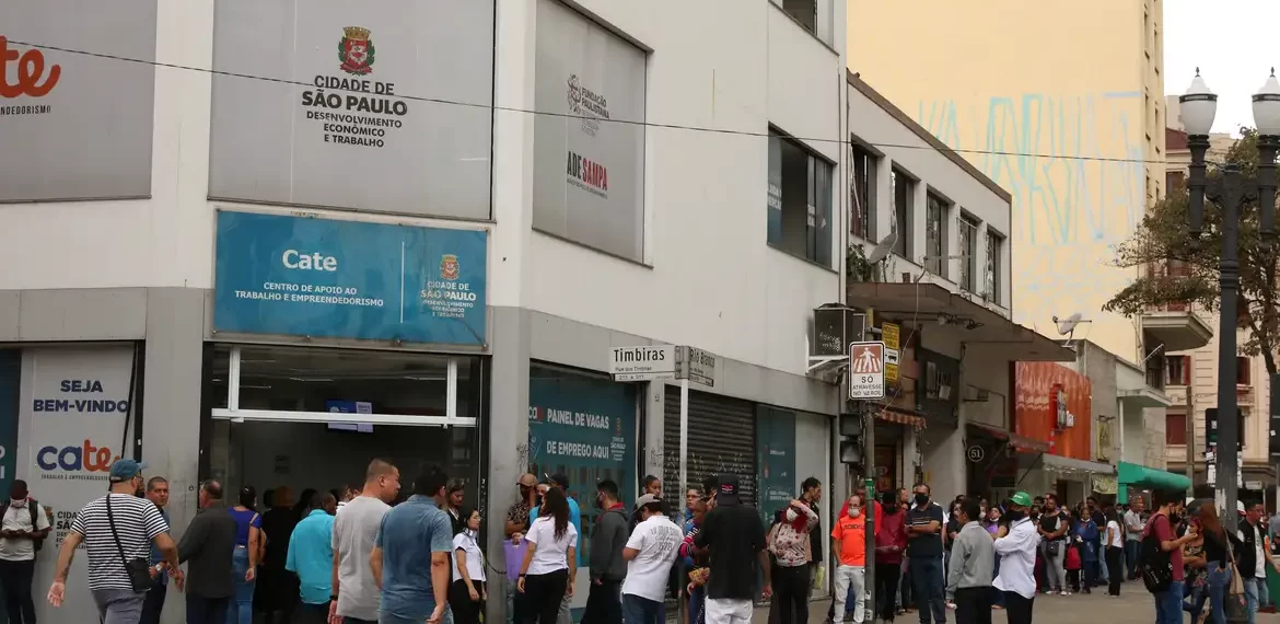 Cate abre mais de 1,4 mil vagas de emprego em São Paulo com salários de até R$ 4,7 mil