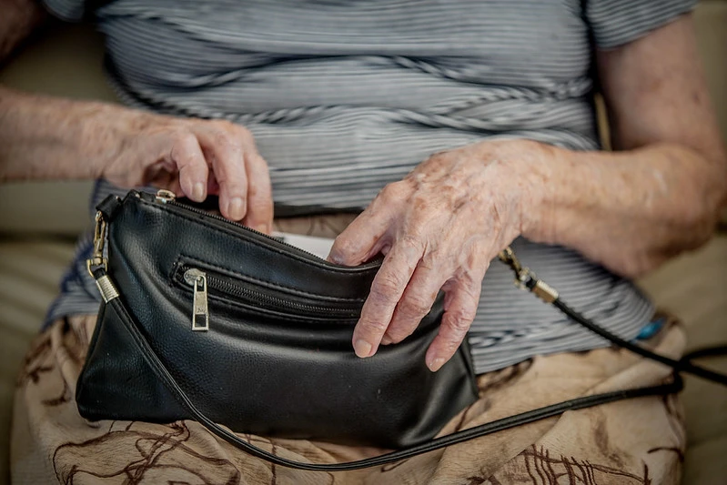 82% dos idosos em SP já foram alvo de golpes virtuais, revela levantamento inédito