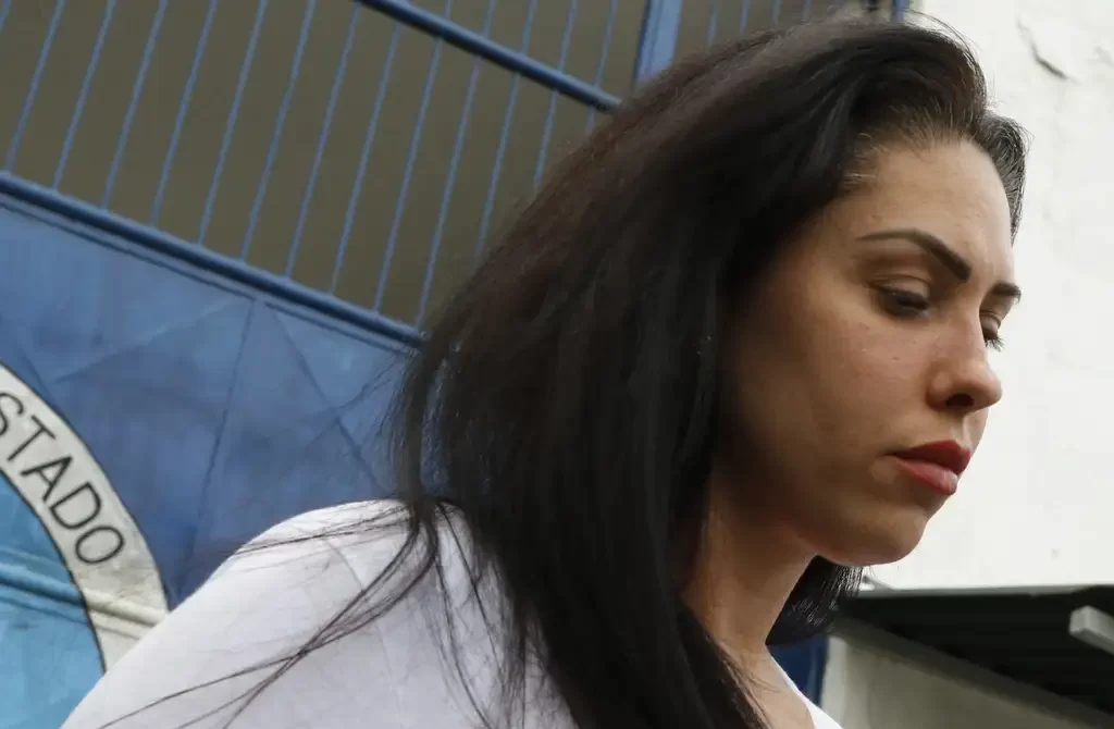 Mãe de Henry Borel é solta após decisão da Justiça e adiamento do júri