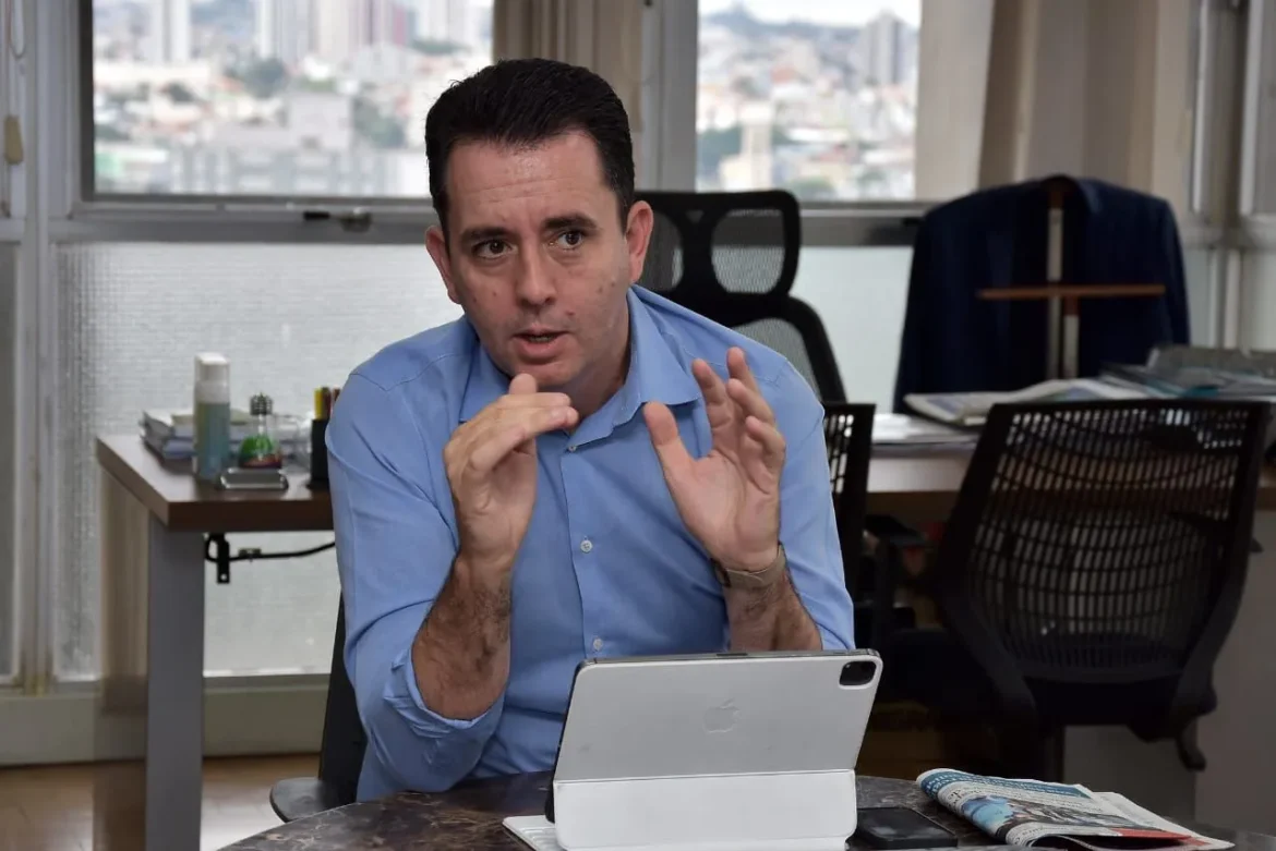 PSDB descarta aliança com PT e articula candidatura própria ao governo de SP em 2026