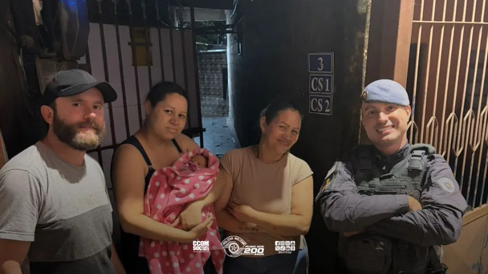 PM salva recém nascida engasgada dentro de delegacia em Carapicuíba