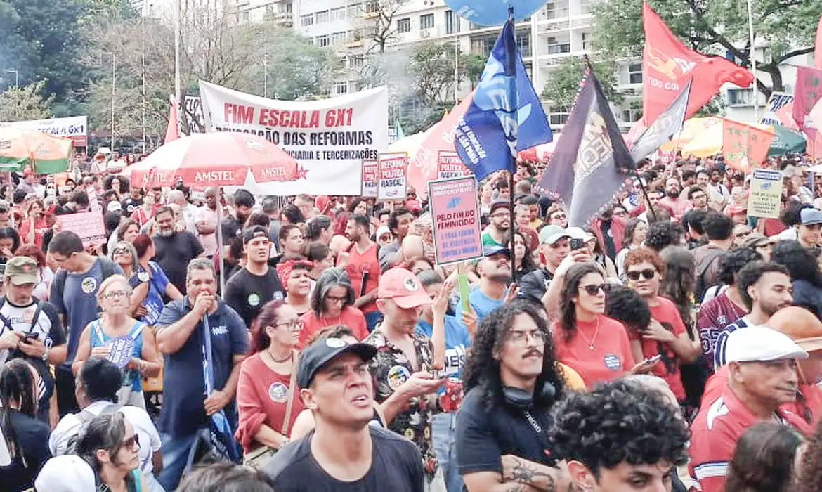 Milhares vão às ruas em SP e no ABC e pressionam pelo fim da escala 6×1