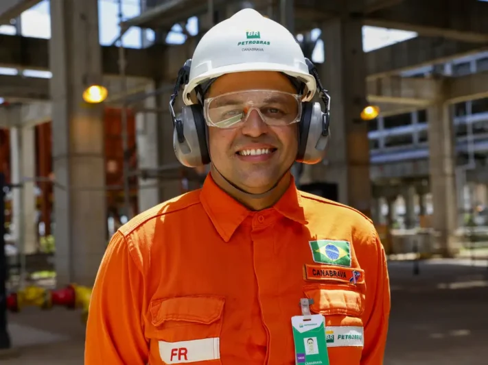 Petrobras abre inscrições para estágio com bolsa de até R$ 1,8 mil