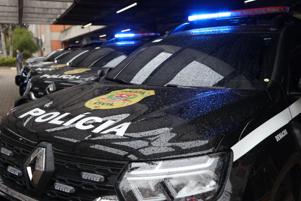 Bilhetes achados em esgoto de presídio levaram à prisão de Deolane em operação contra o PCC