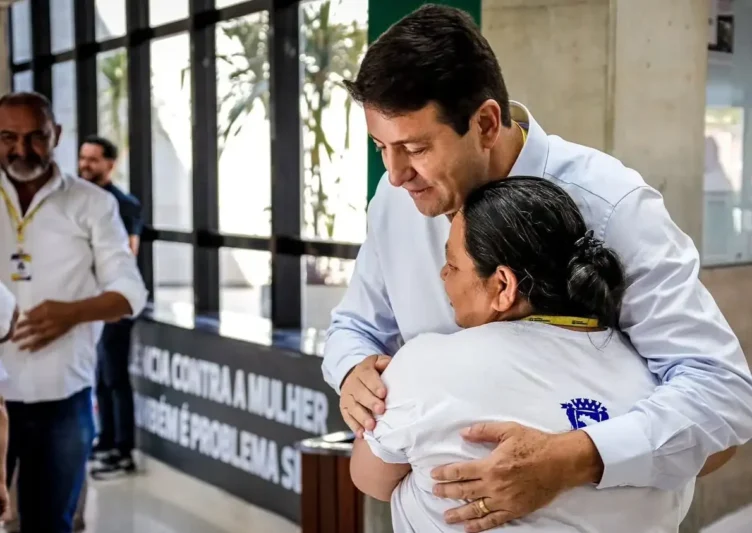 Elvis Cezar amplia cartão alimentação e inclui mais 2 mil servidores em Santana de Parnaíba