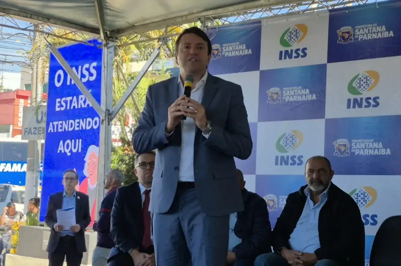 Elvis inaugura novo posto do INSS em Santana de Parnaíba