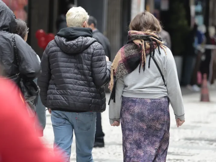 Frio derruba temperaturas para menos de 5°C em cidades de São Paulo