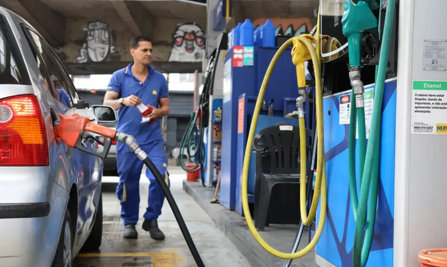 Governo começa a retirar subsídios dos combustíveis e encerra benefício do diesel