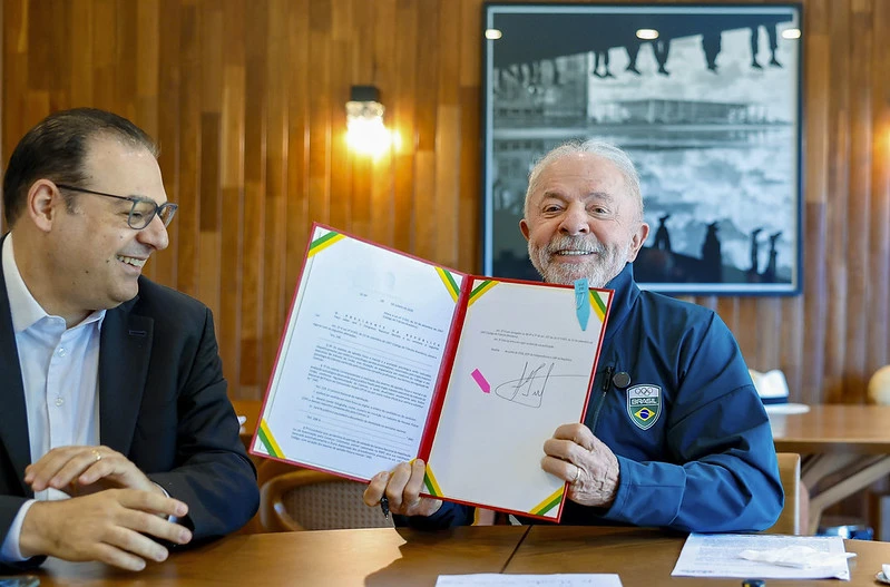 Renovação automática da CNH é sancionada por Lula; veja quem terá direito